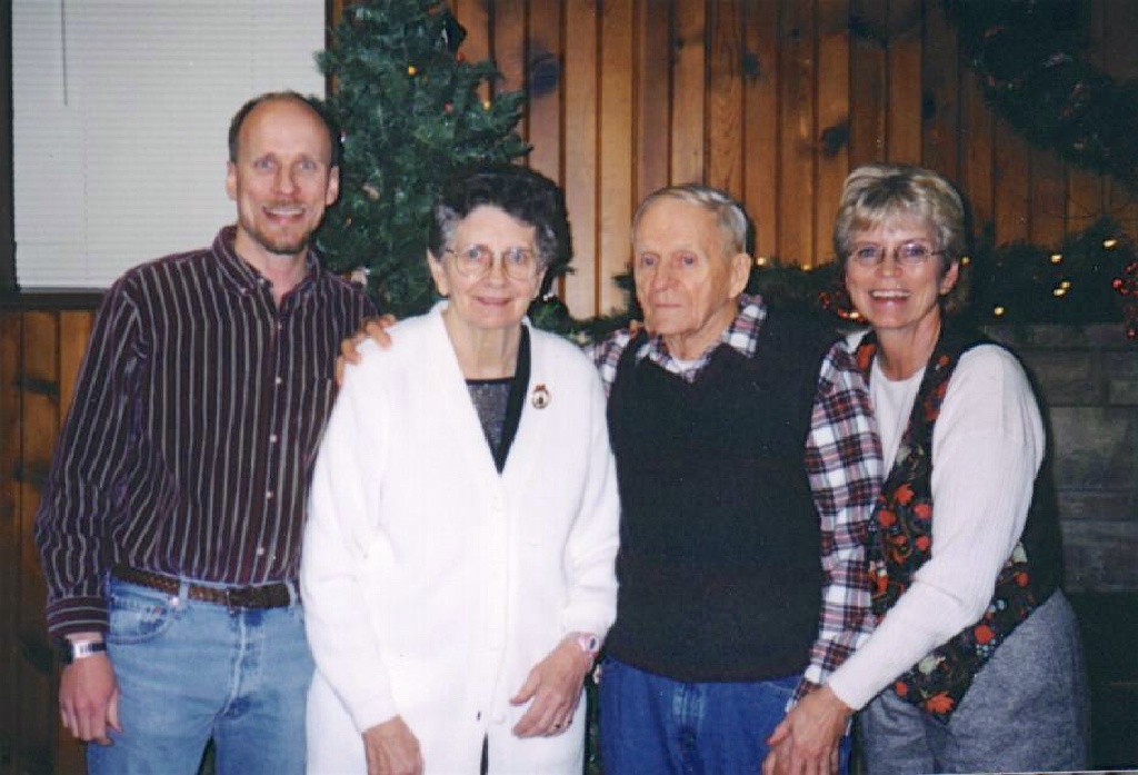 Hildebrand Christmas ScreenSaver/1024x768_2002-12 SD Christmas 12.jpg